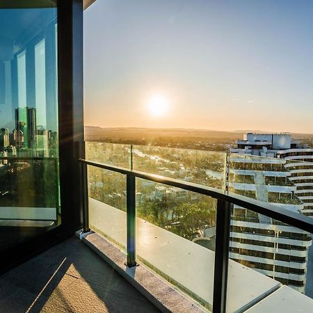2 Bedroom Luxurious Family Apartment Next To Pacific Fair - Broadbeach Gold Coast Gc22 Eksteriør bilde