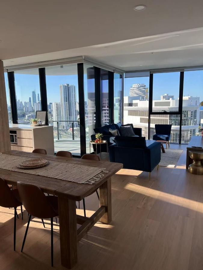 2 Bedroom Luxurious Family Apartment Next To Pacific Fair - Broadbeach Gold Coast Gc22 Eksteriør bilde