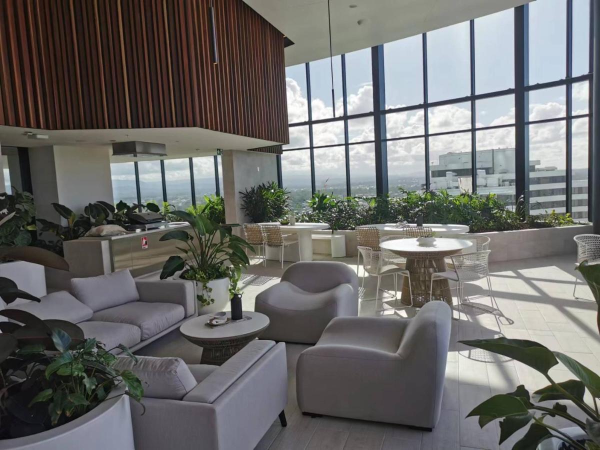 2 Bedroom Luxurious Family Apartment Next To Pacific Fair - Broadbeach Gold Coast Gc22 Eksteriør bilde