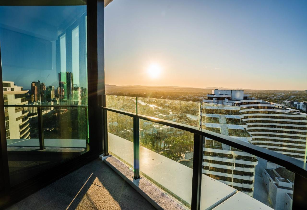 2 Bedroom Luxurious Family Apartment Next To Pacific Fair - Broadbeach Gold Coast Gc22 Eksteriør bilde
