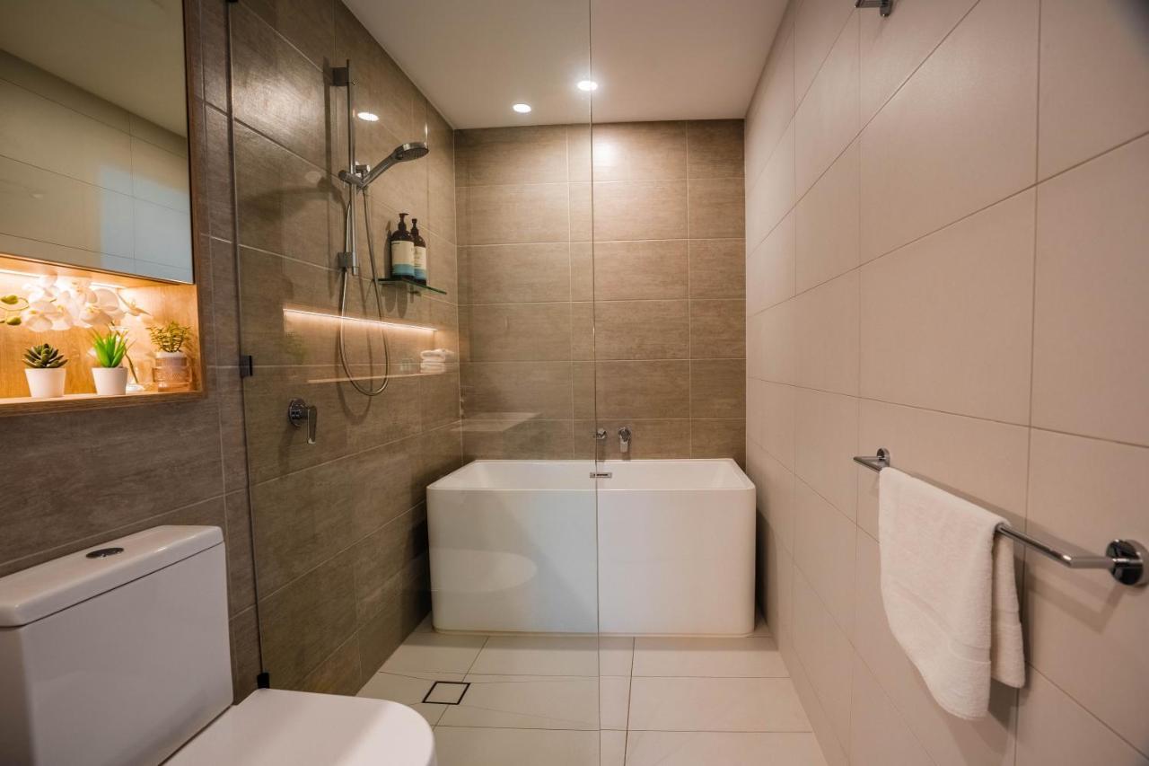 2 Bedroom Luxurious Family Apartment Next To Pacific Fair - Broadbeach Gold Coast Gc22 Eksteriør bilde