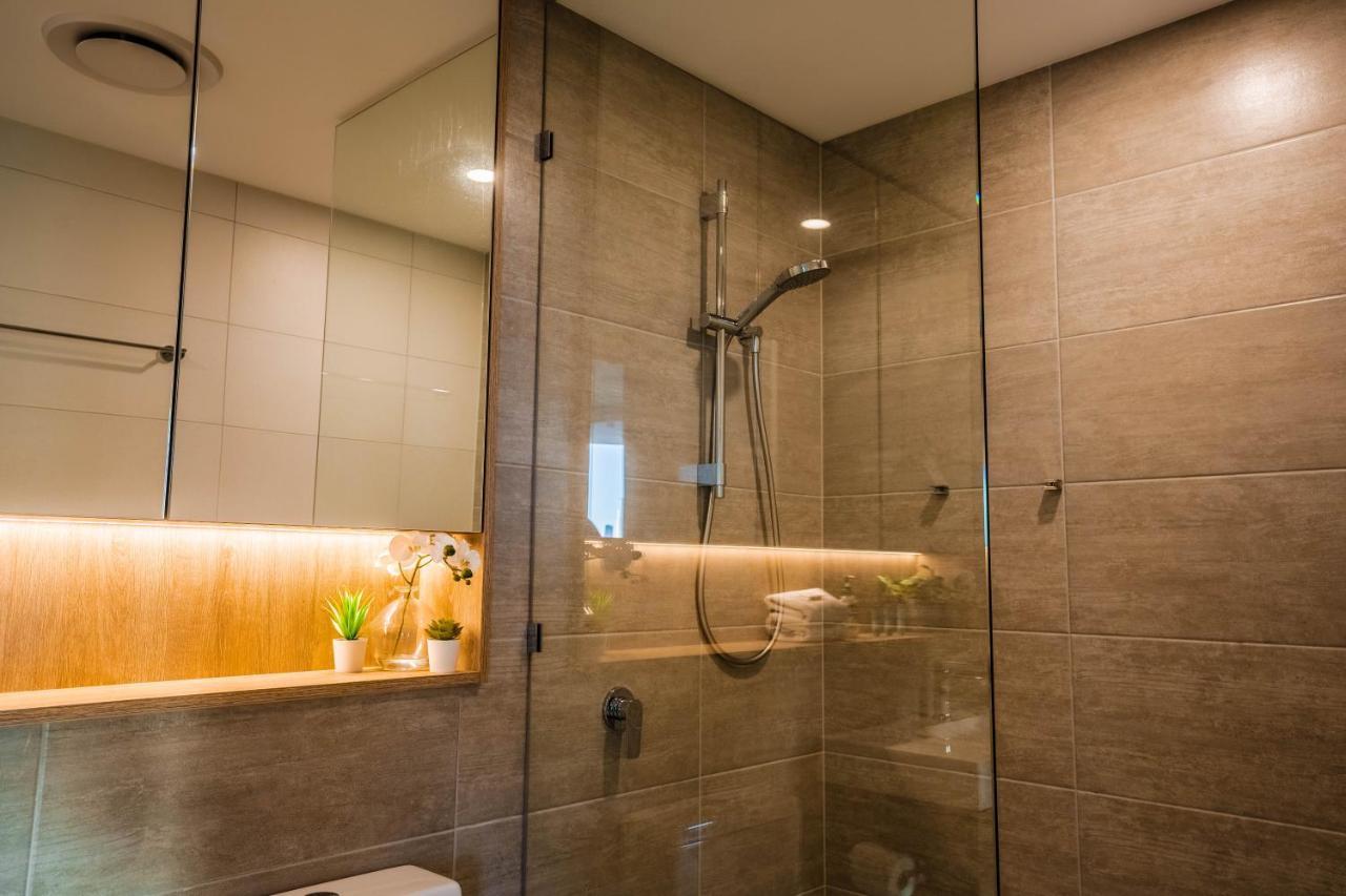 2 Bedroom Luxurious Family Apartment Next To Pacific Fair - Broadbeach Gold Coast Gc22 Eksteriør bilde